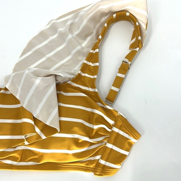 Kona Sol NWT women’s swimsuit top XS - Picture 3 of 6